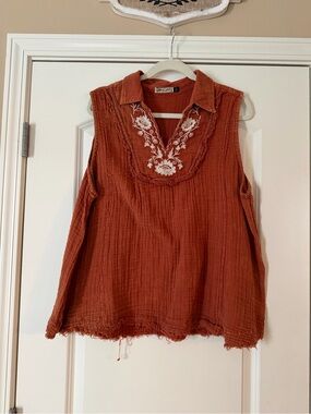 Sleeveless Embroidered V-Neck Tunic in Rust